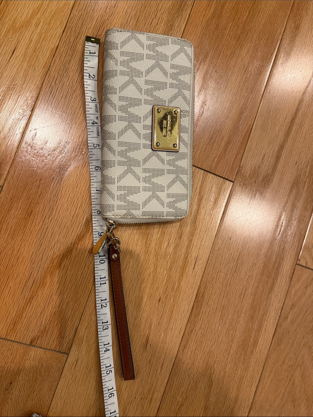 Michael Kors Cream and Brown Logo Zip Wristlet Wallet - Picture 7 of 9